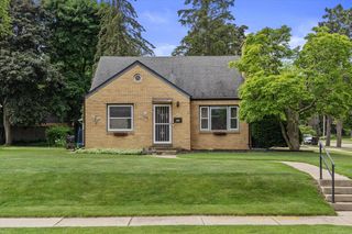 637 Oak STREET, South Milwaukee, WI 53172