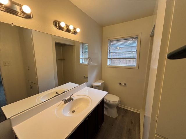 903 S Dula Street, Alvin, TX 77511