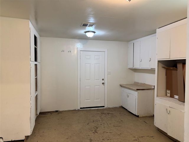 903 S Dula Street, Alvin, TX 77511