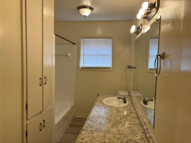 903 S Dula Street, Alvin, TX 77511