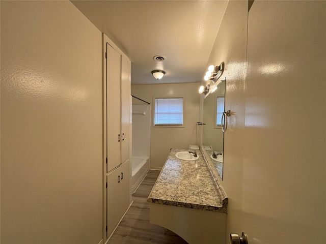 903 S Dula Street, Alvin, TX 77511