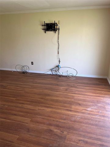 705 Harold Lane, Baytown, TX 77521