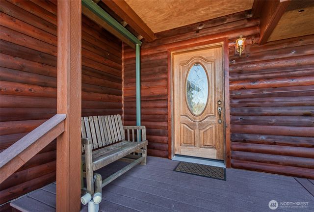 1688 Finn Hall Road, Port Angeles, WA 98362