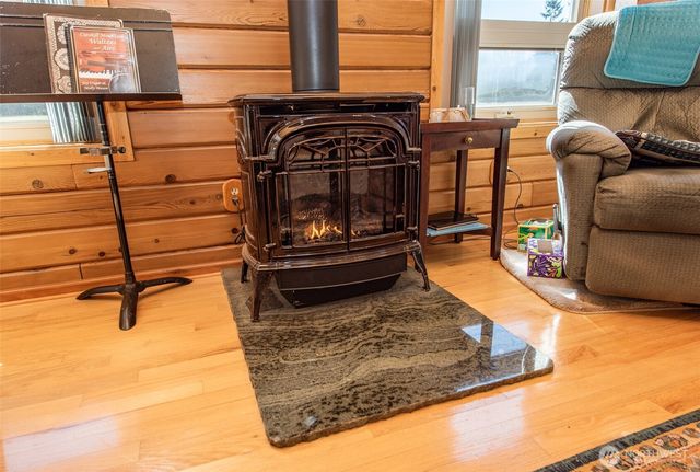 1688 Finn Hall Road, Port Angeles, WA 98362