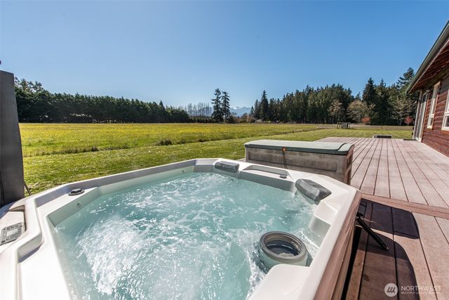 1688 Finn Hall Road, Port Angeles, WA 98362