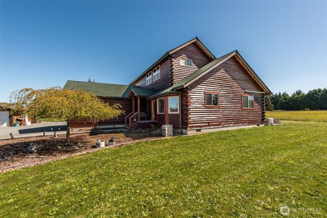 1688 Finn Hall Road, Port Angeles, WA 98362