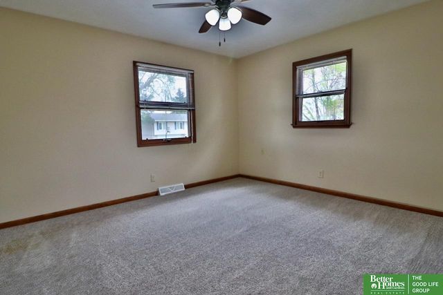7105 Pine Drive, La Vista, NE 68128