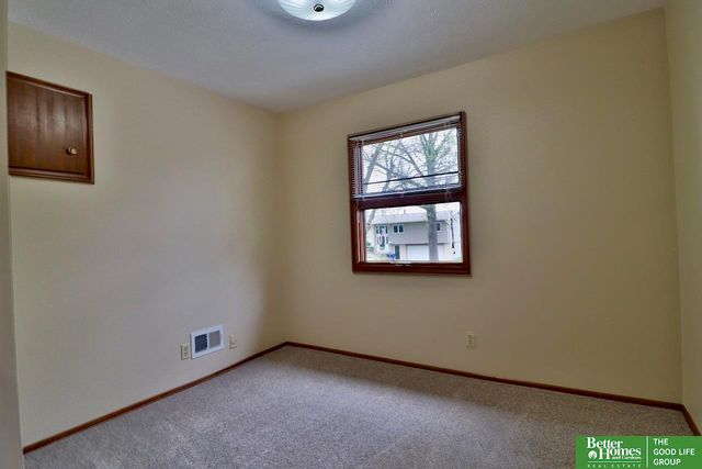 7105 Pine Drive, La Vista, NE 68128