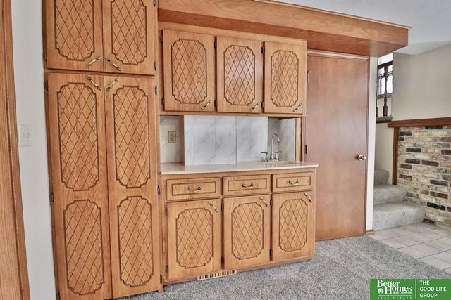 7105 Pine Drive, La Vista, NE 68128