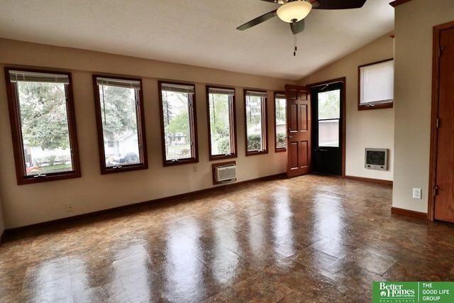 7105 Pine Drive, La Vista, NE 68128