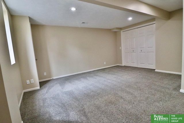 7105 Pine Drive, La Vista, NE 68128