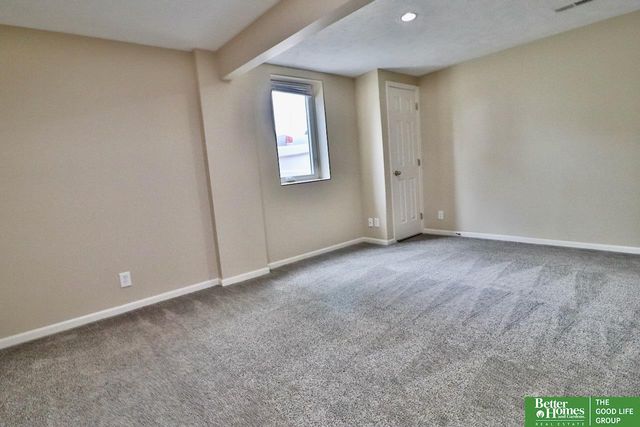 7105 Pine Drive, La Vista, NE 68128