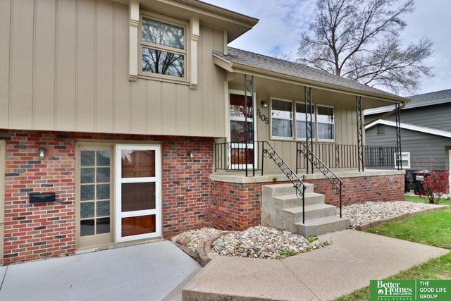 7105 Pine Drive, La Vista, NE 68128