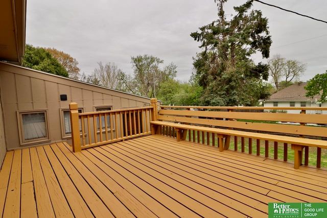 7105 Pine Drive, La Vista, NE 68128