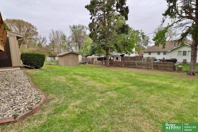 7105 Pine Drive, La Vista, NE 68128