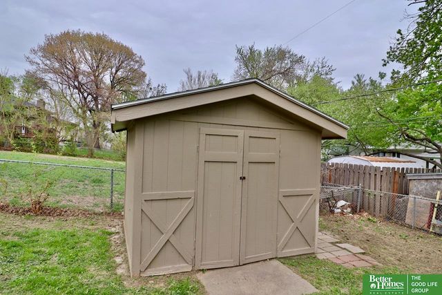 7105 Pine Drive, La Vista, NE 68128