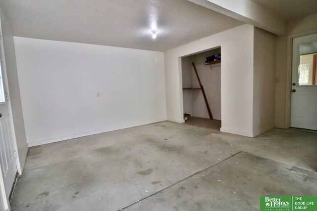 7105 Pine Drive, La Vista, NE 68128