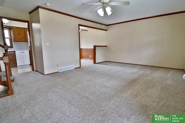 7105 Pine Drive, La Vista, NE 68128