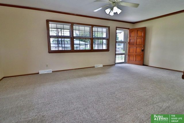 7105 Pine Drive, La Vista, NE 68128