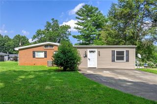 360 Grand Court, Winston-salem, NC 27104