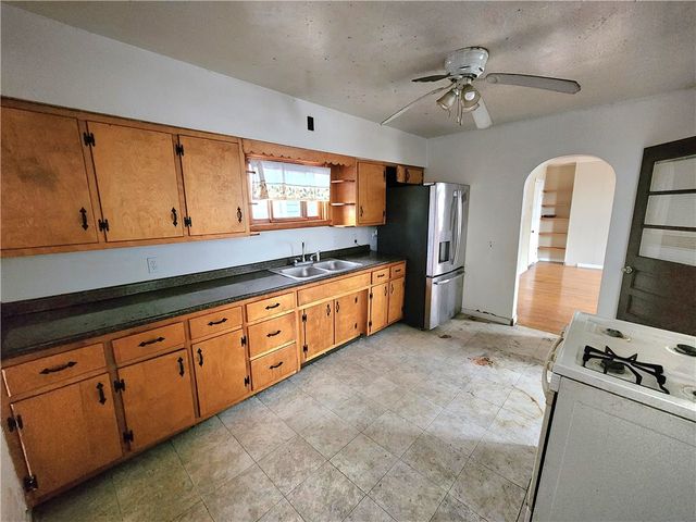 26 W Terrace Ave, New Castle, PA 16102