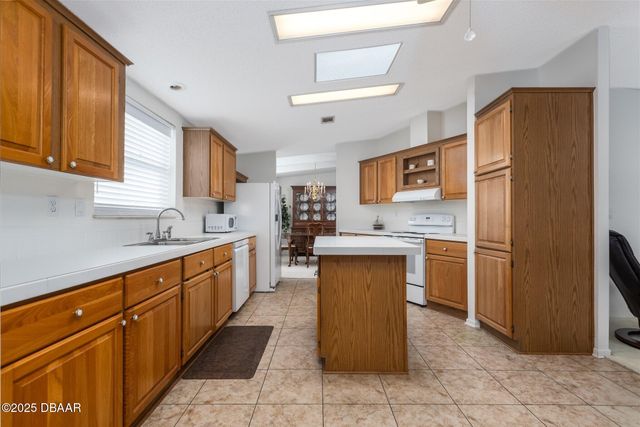 606 Mooring Lane, Edgewater, FL 32141