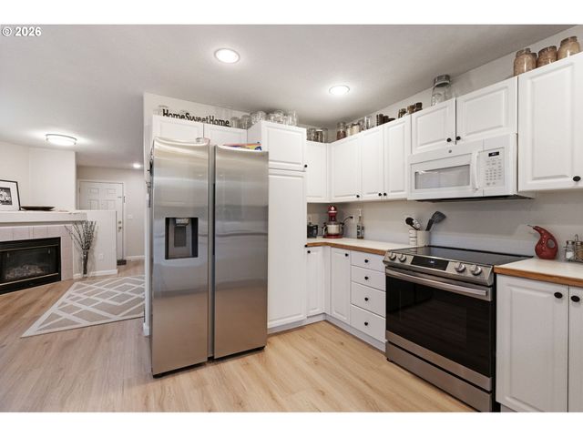 5154 Ne SCHOELER Cir, Hillsboro, OR 97124
