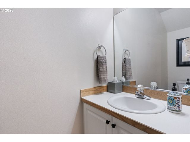 5154 Ne SCHOELER Cir, Hillsboro, OR 97124