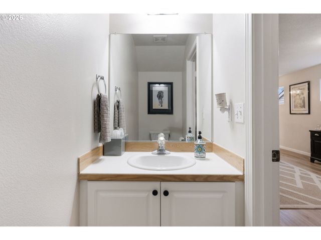 5154 Ne SCHOELER Cir, Hillsboro, OR 97124