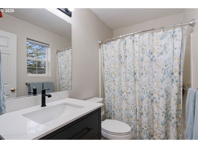 5154 Ne SCHOELER Cir, Hillsboro, OR 97124