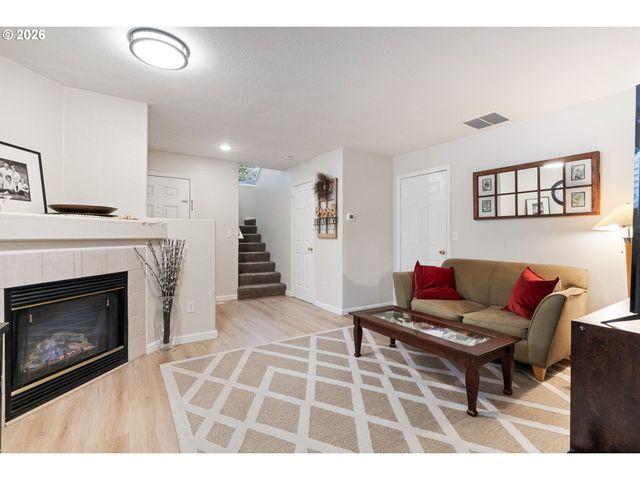 5154 Ne SCHOELER Cir, Hillsboro, OR 97124