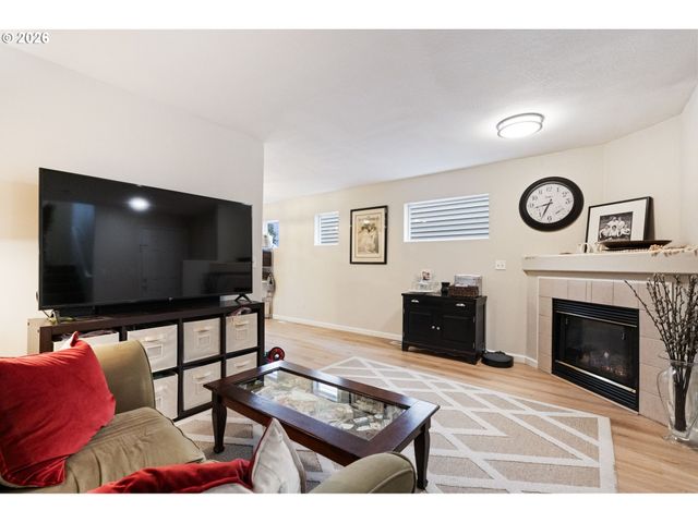 5154 Ne SCHOELER Cir, Hillsboro, OR 97124