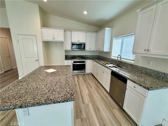 11827 Fresh Meadow Place, Victorville, CA 92392