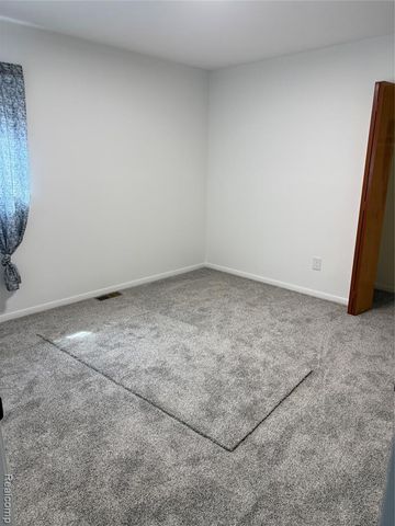 65 E Princeton Avenue, Pontiac, MI 48340