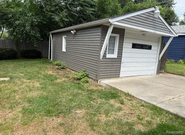 65 E Princeton Avenue, Pontiac, MI 48340