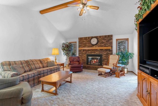 2967 W HIAWATHA DRIVE, Appleton, WI 54914