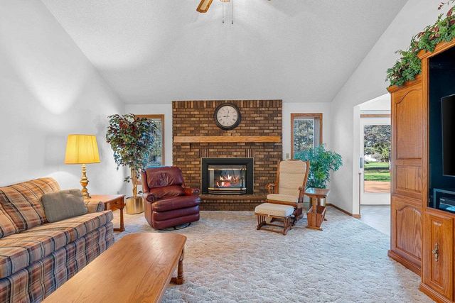 2967 W HIAWATHA DRIVE, Appleton, WI 54914