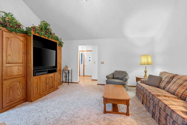 2967 W HIAWATHA DRIVE, Appleton, WI 54914