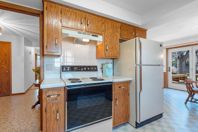 2967 W HIAWATHA DRIVE, Appleton, WI 54914