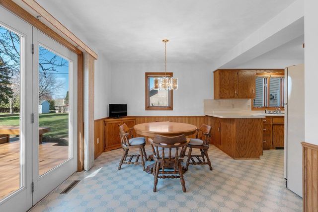 2967 W HIAWATHA DRIVE, Appleton, WI 54914
