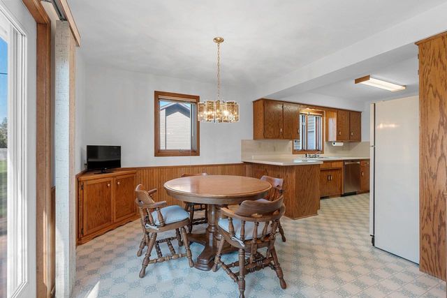 2967 W HIAWATHA DRIVE, Appleton, WI 54914