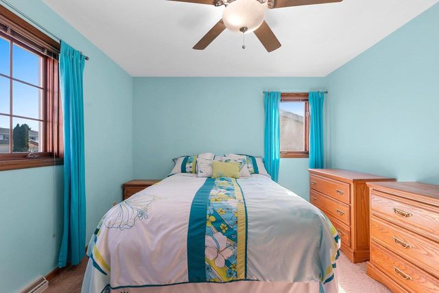 2967 W HIAWATHA DRIVE, Appleton, WI 54914