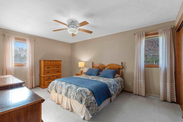 2967 W HIAWATHA DRIVE, Appleton, WI 54914