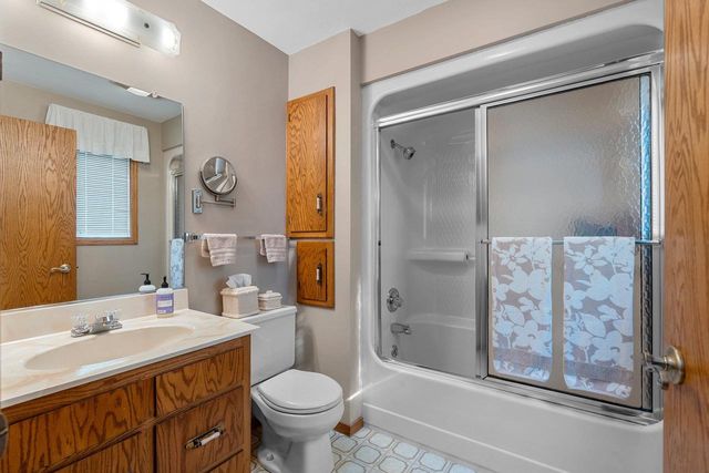 2967 W HIAWATHA DRIVE, Appleton, WI 54914