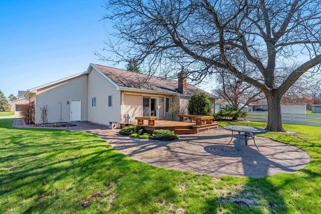 2967 W HIAWATHA DRIVE, Appleton, WI 54914