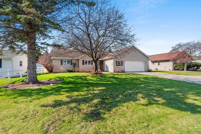 2967 W HIAWATHA DRIVE, Appleton, WI 54914