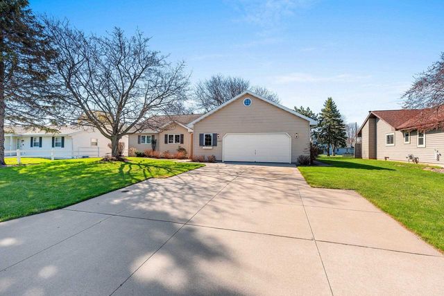 2967 W HIAWATHA DRIVE, Appleton, WI 54914