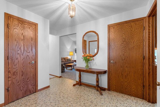 2967 W HIAWATHA DRIVE, Appleton, WI 54914