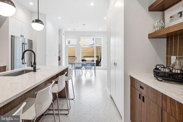 629 E THOMPSON ST, Philadelphia, PA 19125