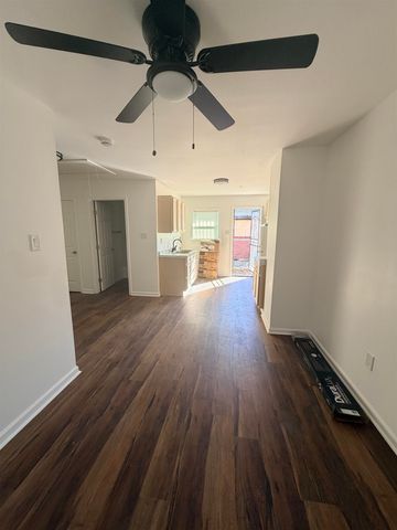 1304 OAK ST, Memphis, TN 38106